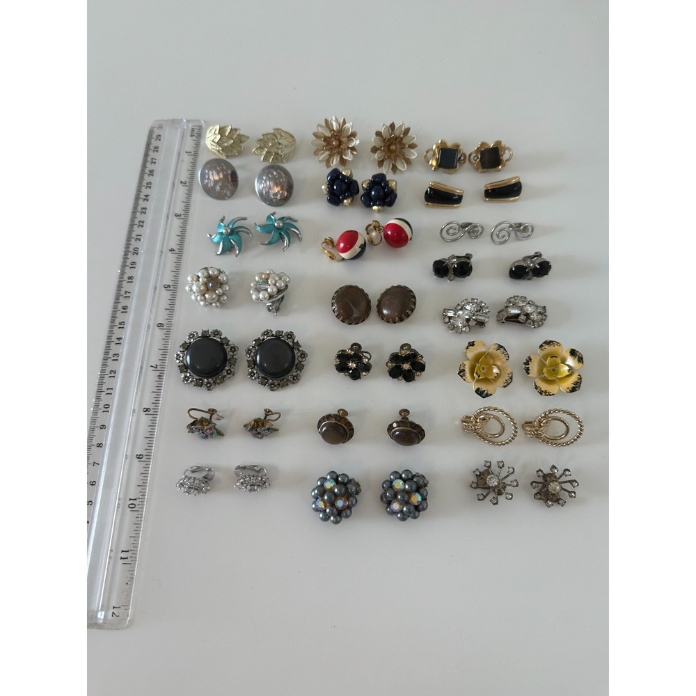 Clip On Earrings Lot 22 Pr Silver Gold Crystals Flower Starburst Mixed Vintage - Picture 8 of 9